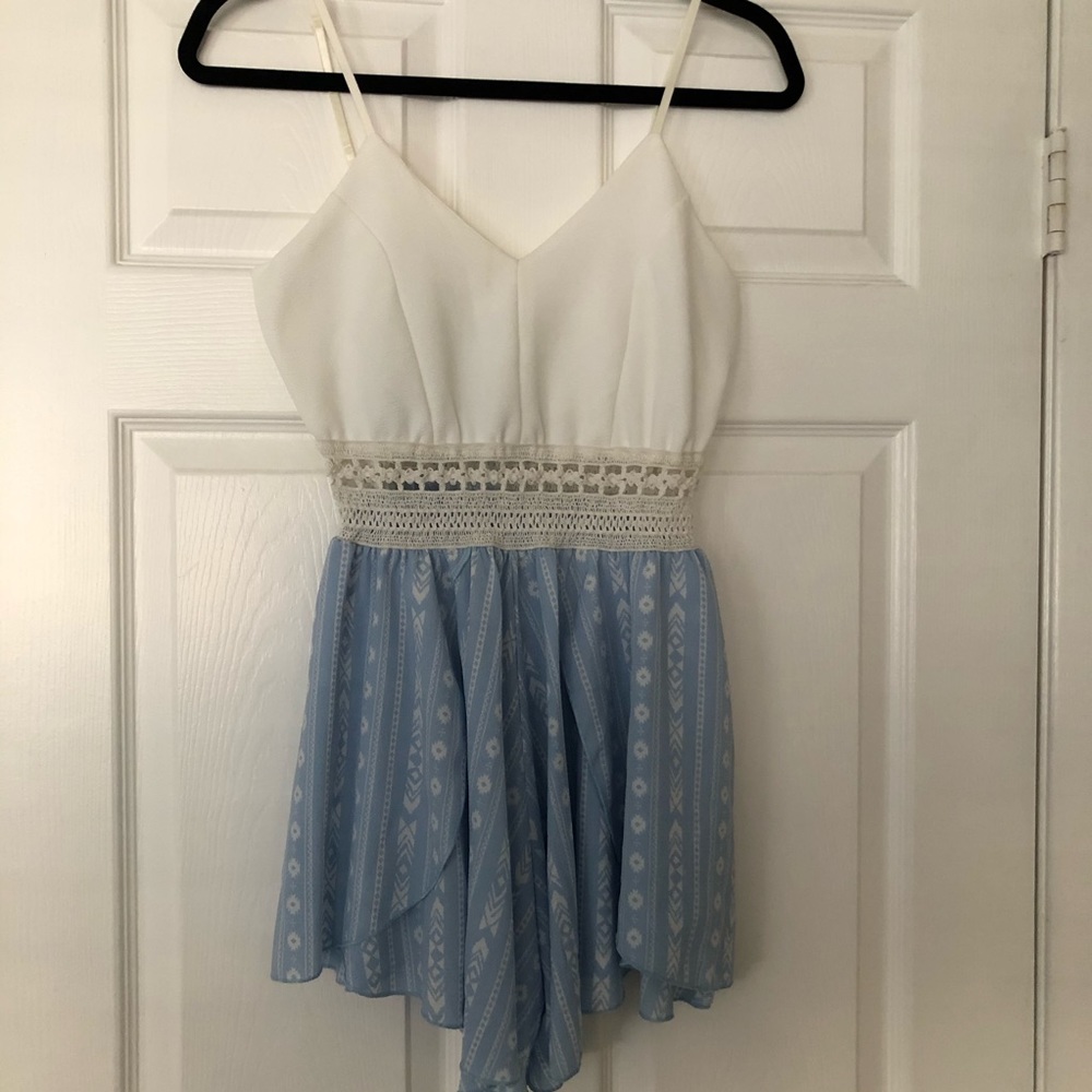Flowy blue&white romper